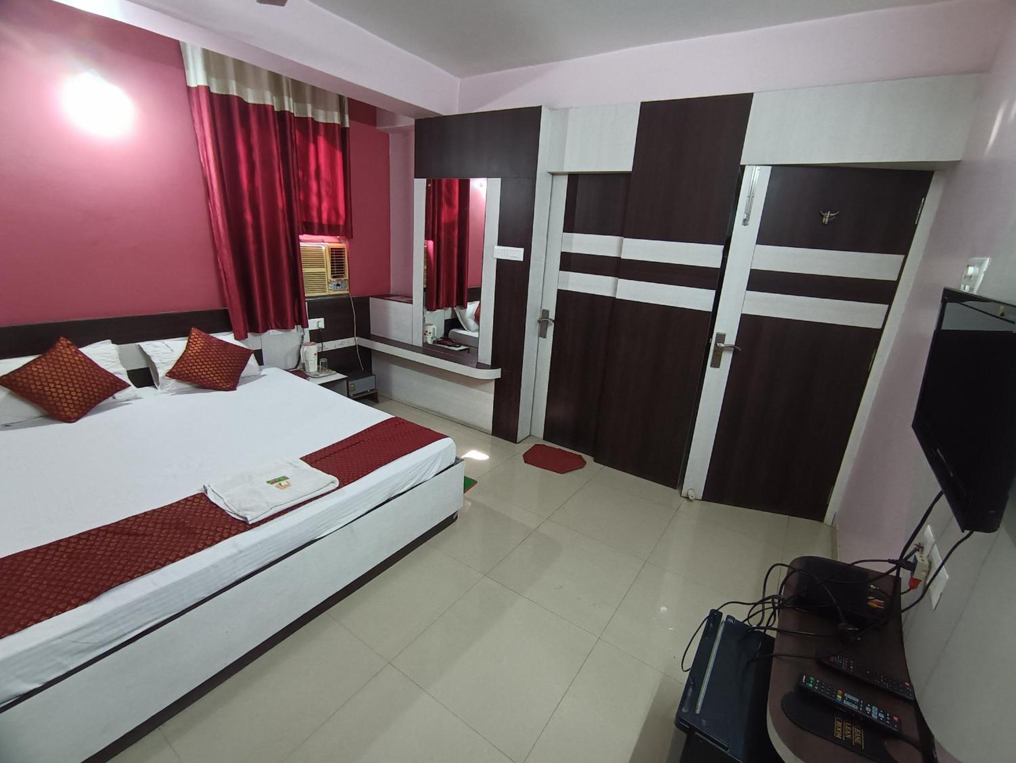 Hotel Viraat Inn Gaya Exterior foto