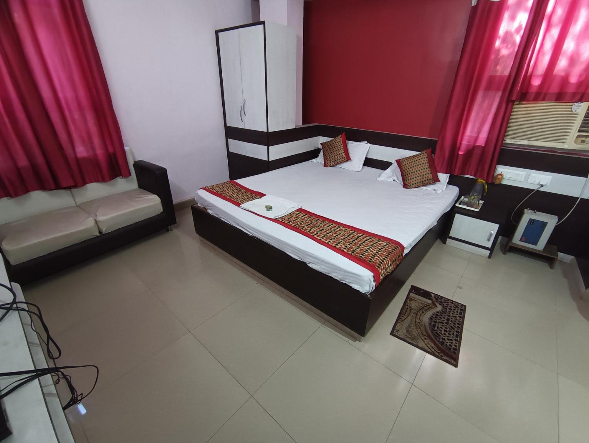 Hotel Viraat Inn Gaya Exterior foto
