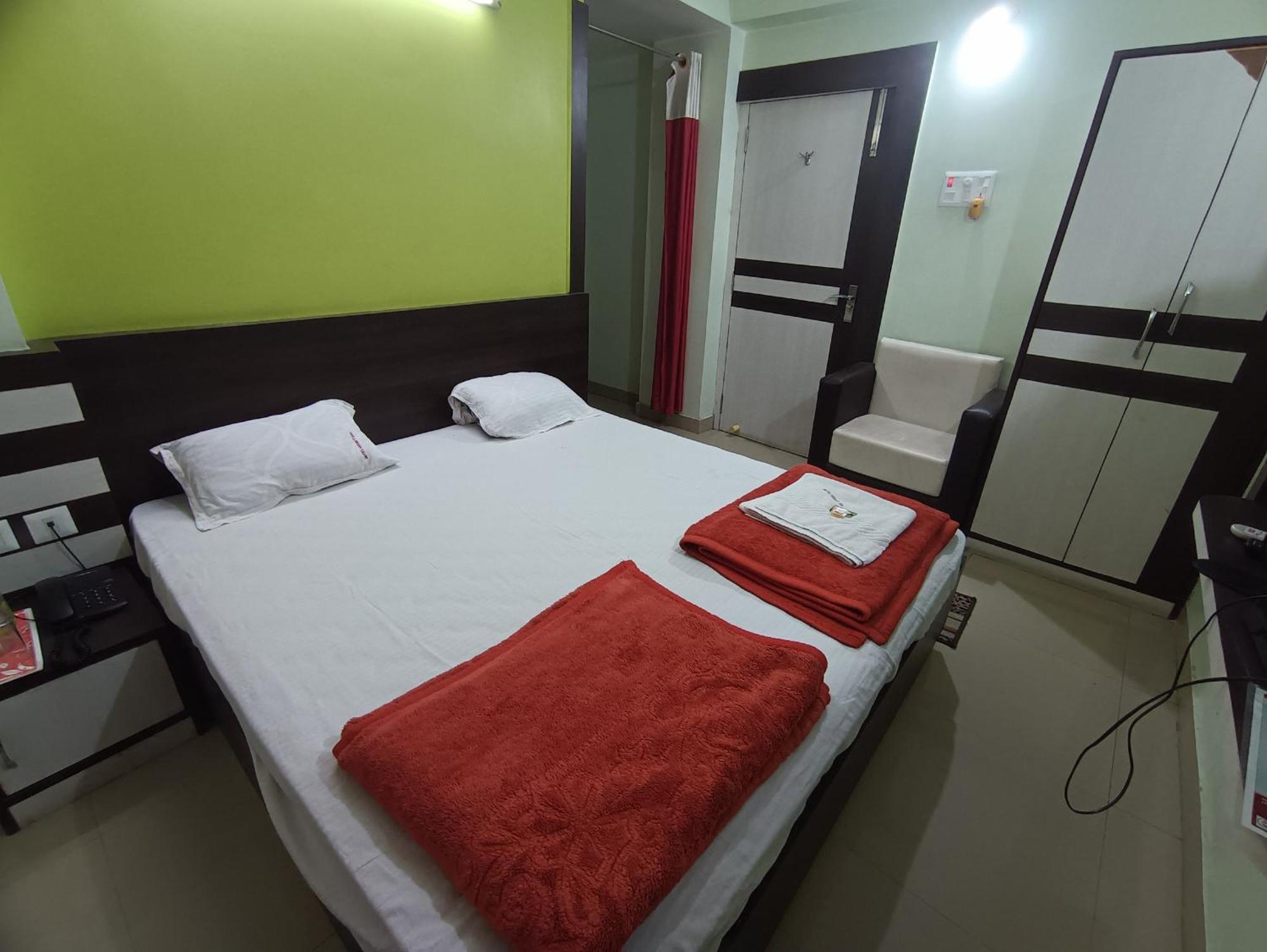 Hotel Viraat Inn Gaya Exterior foto
