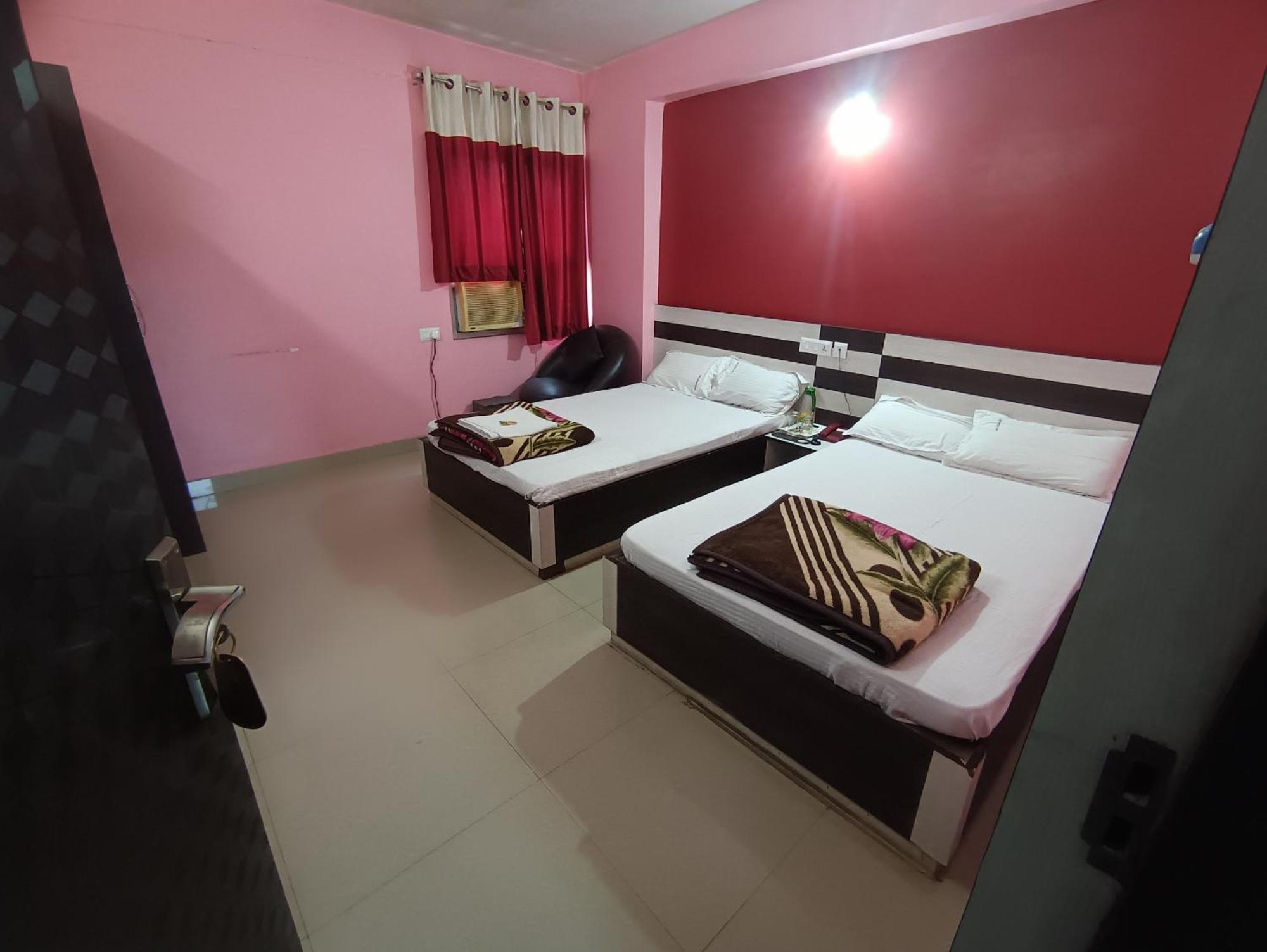 Hotel Viraat Inn Gaya Exterior foto