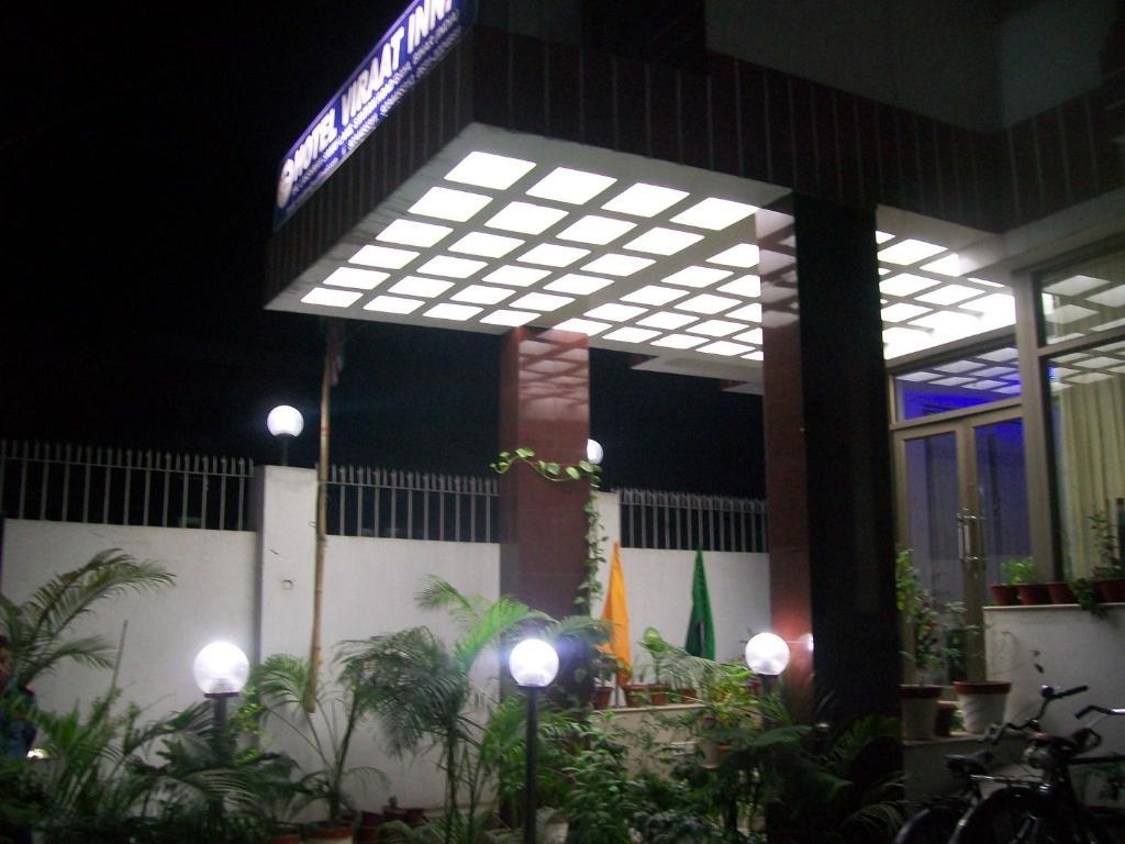 Hotel Viraat Inn Gaya Exterior foto